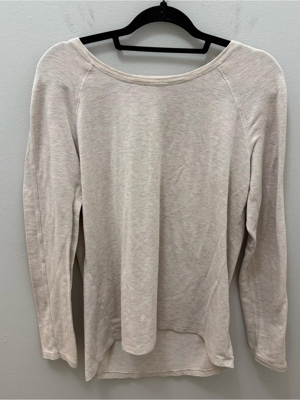 Lululemon Women's Lightweight Long-Sleeve Scoop Neck Top - Cream Size 10